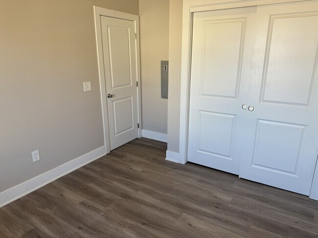 Photo - 812 Keeler St Unit Apt 5