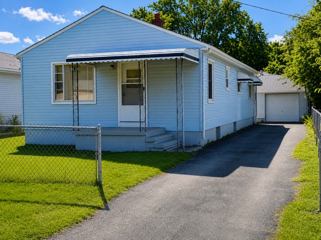 Building Photo - 2130 Brady Ave