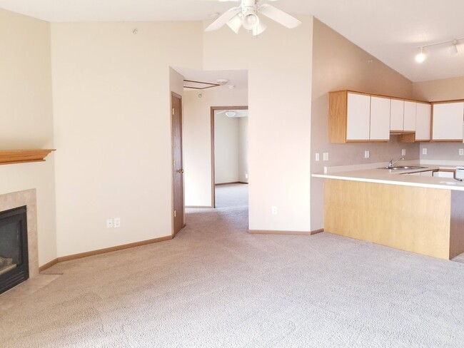 Photo - 560 Penn Ct Unit 9