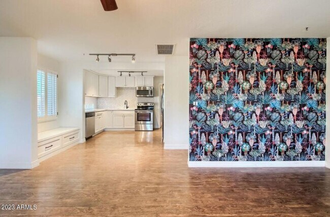 Photo - 1430 E Meadowbrook Ave