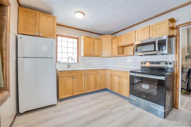 Photo - 321 Longspur Ln