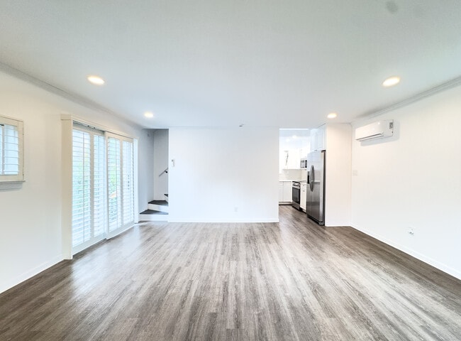 Photo - 1814 Newfield Ave