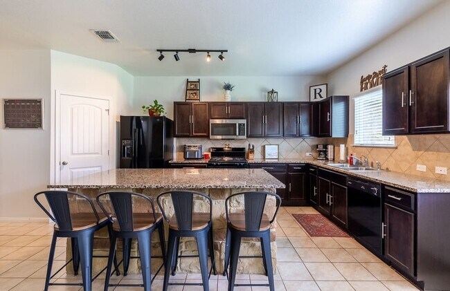 Photo - 290 Northern Flicker St