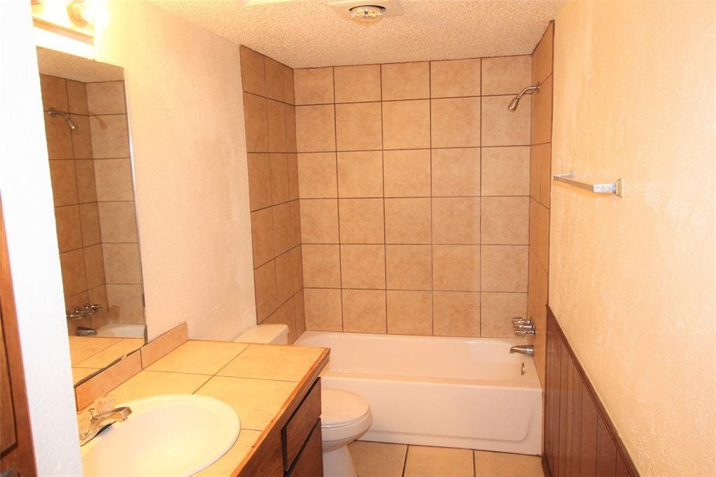 Photo - 300 Chalmette Dr Unit A