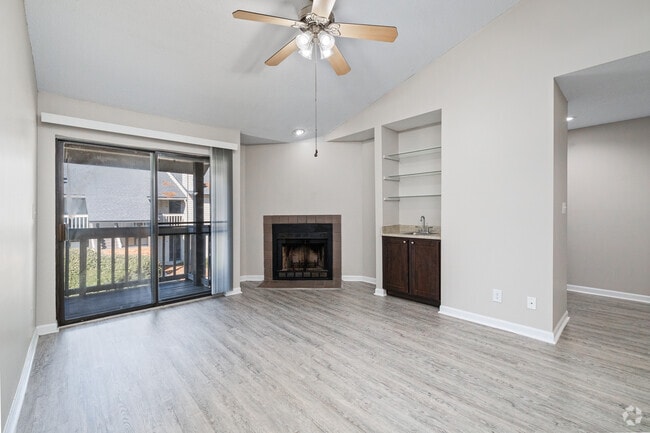 1BR, 1BA - 612SF - with Fireplace - Living Room