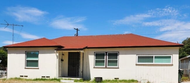 Just Remodeled 3BD, 1BA Riverside near 91 Fwy - Just Remodeled 3BD, 1BA Riverside near 91 Fwy Casa