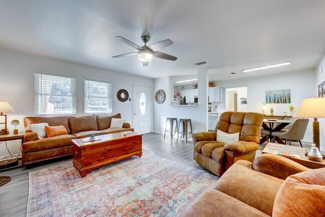 Photo - 358 Shady Bluff Dr Unidad B