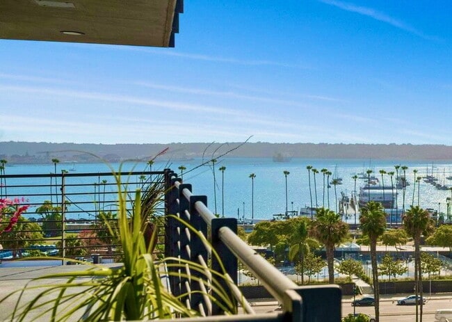 Chic Furnished Loft with Bay Views in the ... - Chic Furnished Loft with Bay Views in the ... Unit 708