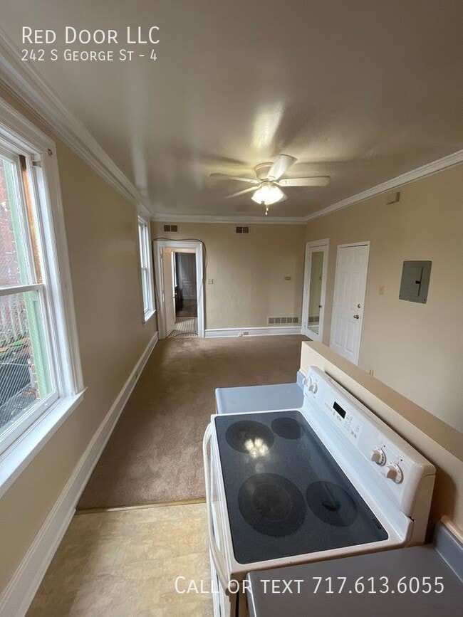 Building Photo - 242 S George St Unit 4 Rental