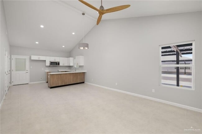 Photo - 18 Woodpecker Rd Unit 3