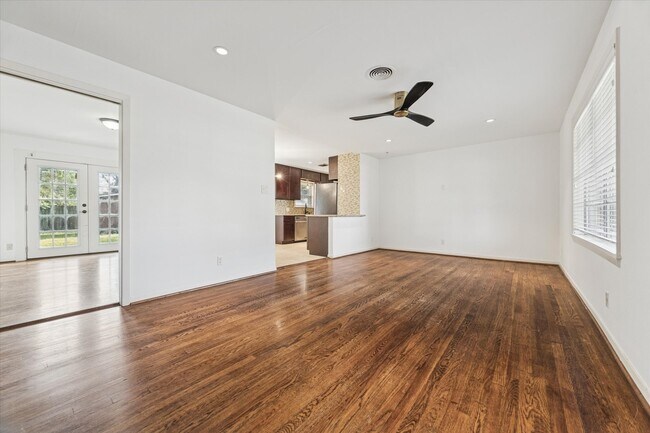 Photo - 4913 Nina Lee Ln