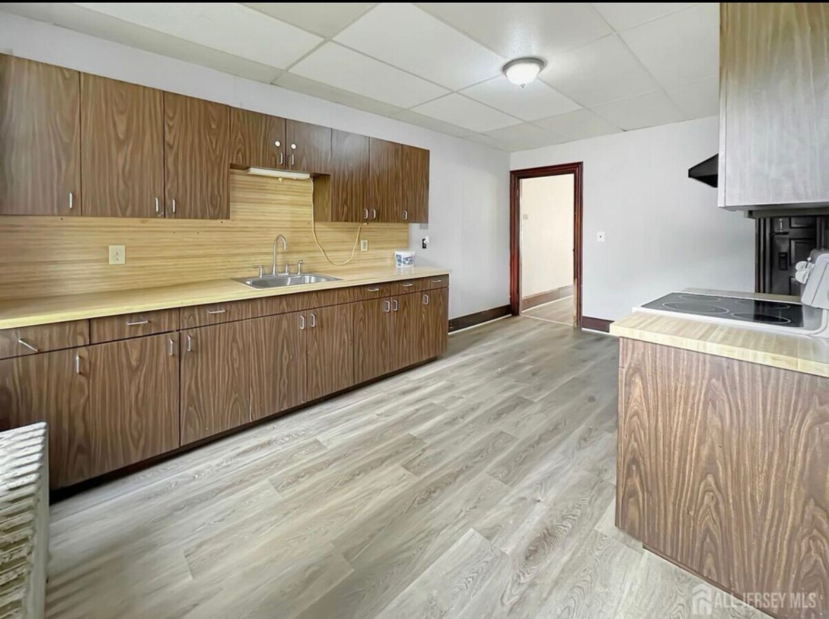 Photo - 709 Beacon St Townhome