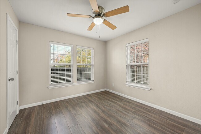Photo - 2803 Cleburne St Unit 3