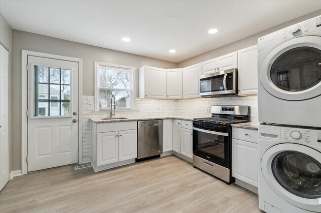 Photo - 118 E Park Ave