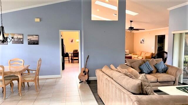 Photo - 1572 Primrose Ln