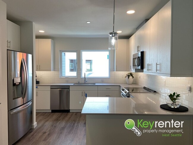 Photo - 4 Bedroom Seattle Townhome with Parking and Modern Finishes