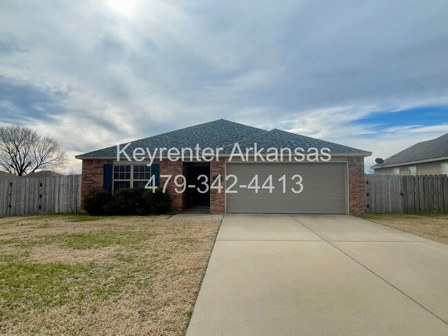 Building Photo - Spacious 3-Bedroom Springdale Home with Fenced Yard