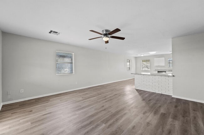 Building Photo - 455 Longstreet Rd Rental