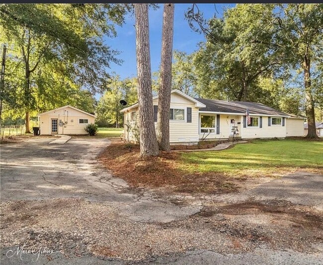 Photo - 2401 Amelia Ave