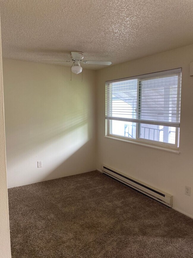 459-C SE Lilly Ave