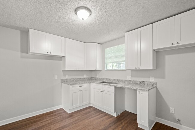 Photo - 2000 Bellview St