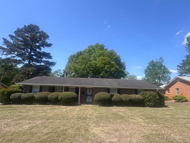 Building Photo - 572 Farmington Rd