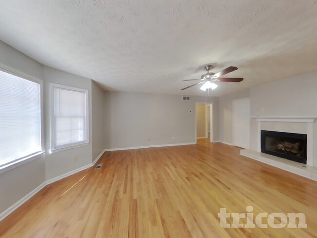 Photo - 15 Gregory Ln