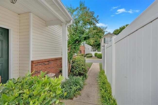 Photo - 106 Manley Ct