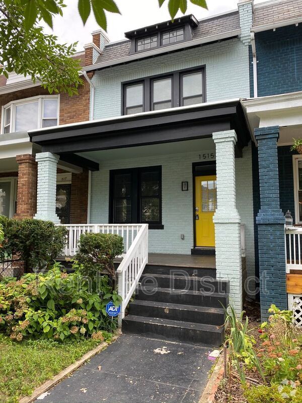 Building Photo - 1515 Neal St NE Rental