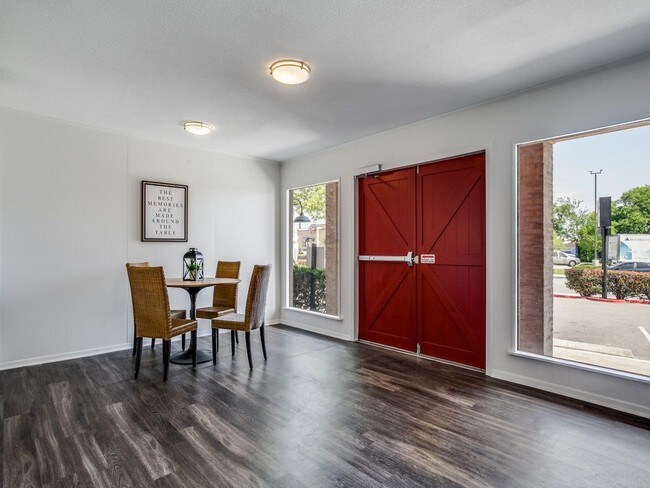 Photo - Greenbrier Apartments