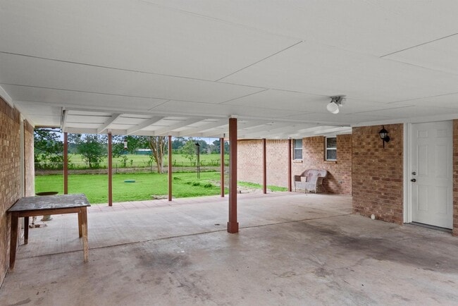 318 County Rd 296D