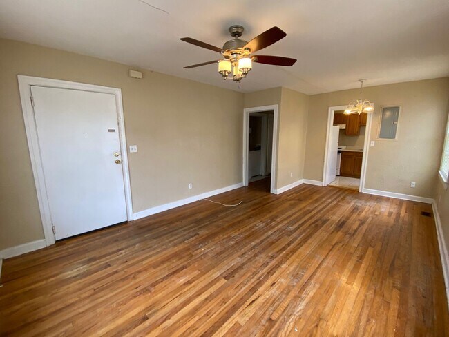 Photo - 2608 College St Unidad 2