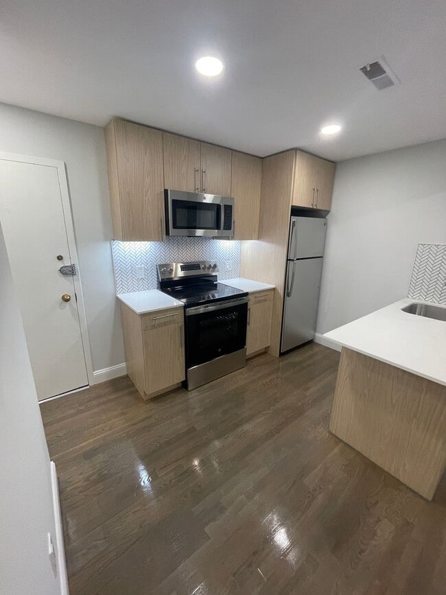 Photo - Modern 2bed + 2bath Chestnut Hill - Brookline