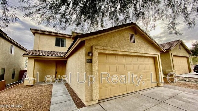 Building Photo - 721 W Flaming Arrow Dr