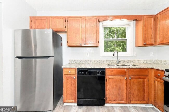 Photo - 229 Hampton Dr