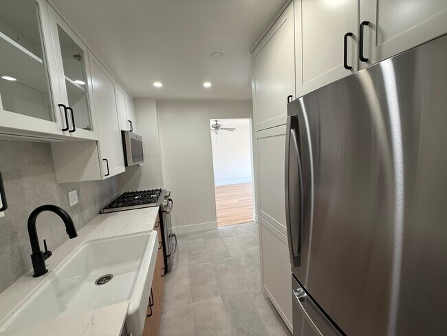 Photo - 415 S Lombard Ave Unit 304