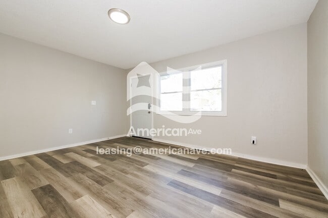 Photo - 3715 Mersington Ave