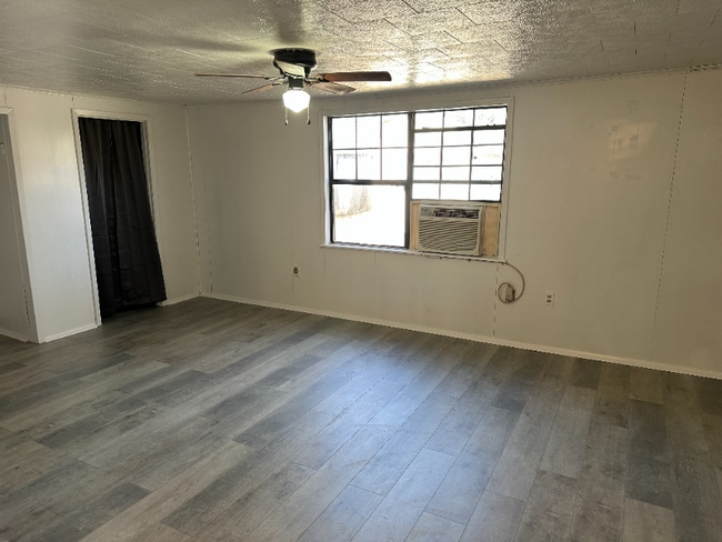 Photo - 1220 Graham St