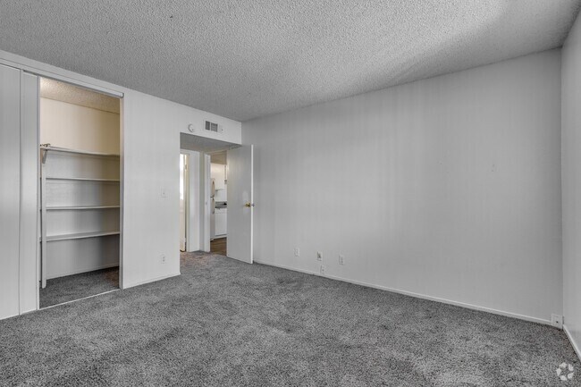 2 BR, 2 BA (Tahoe legacy) - 900 SF