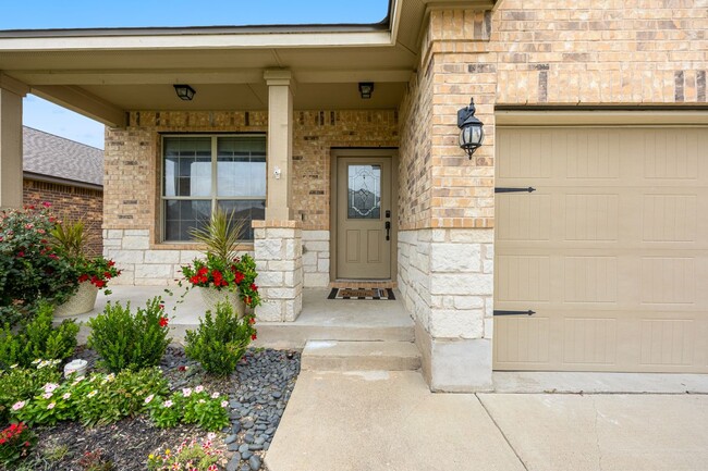 Photo - 1414 Fawn Lily Dr