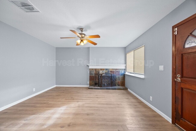 Photo - 252 Esther Ct