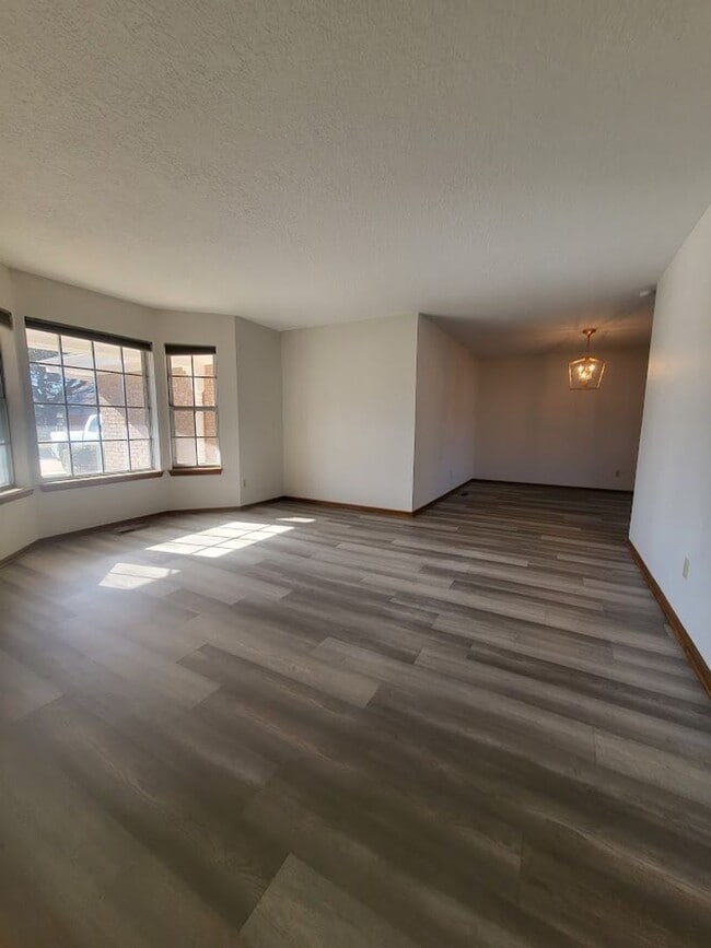 Photo - (3) Bed/(2.5) Bath Home on Cul-de-Sac Street AVAIL NOW!