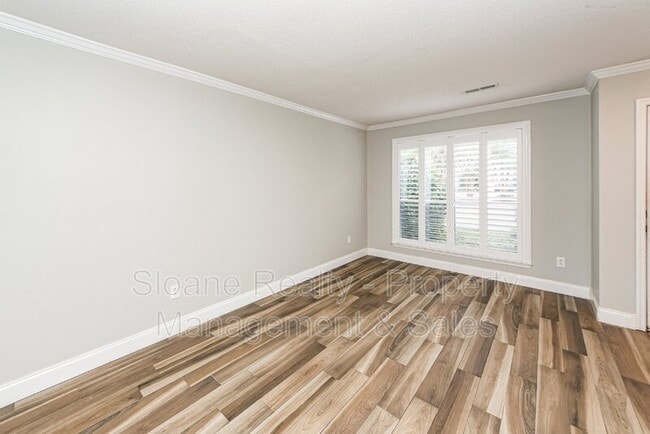 Photo - 252 Howle Ave