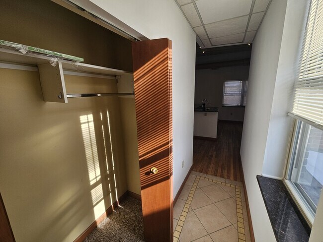 Photo - 2800 Mayfield Rd