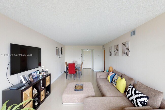 Photo - 1000 Parkview Dr Unidad 301