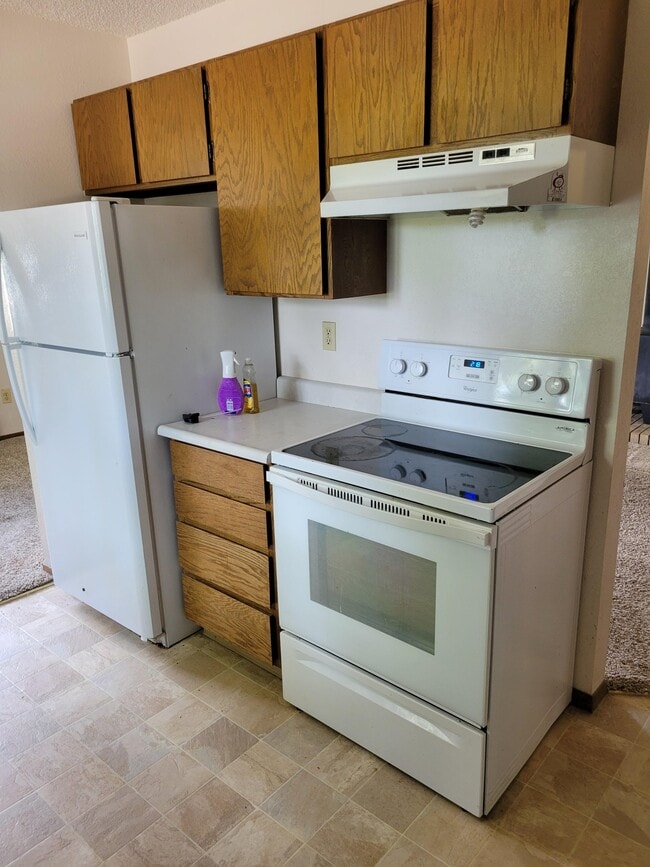 Photo - 140 Hotchkiss Ave