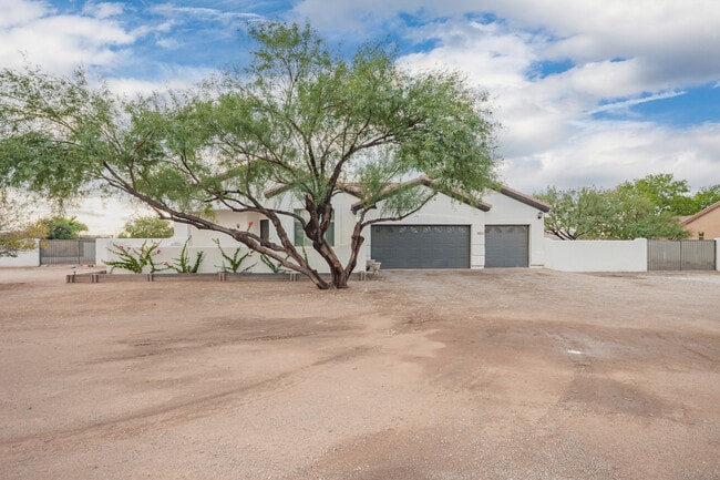 Building Photo - 10335 N Tall Cotton Dr