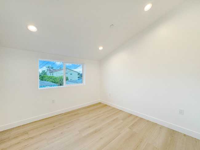 Photo - 4461 Farquhar Ave Unidad G