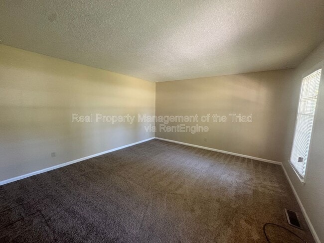 Photo - 2393 Spicewood Dr
