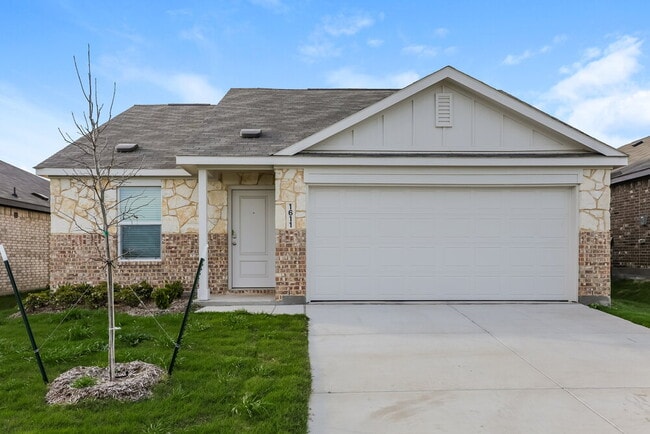 Building Photo - 1611 Sparrow Hawk Rd